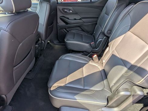 Used 2023 Chevrolet Traverse Premier image 18