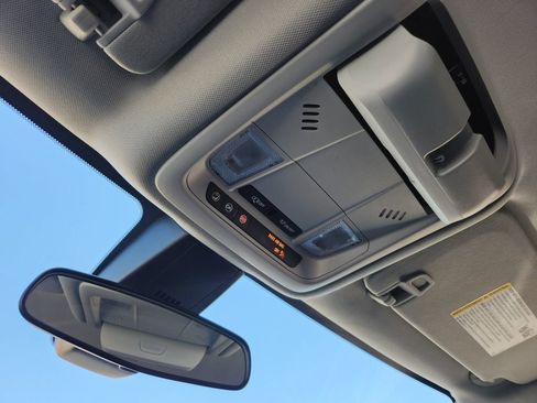 Used 2021 Chevrolet Blazer LT image 19