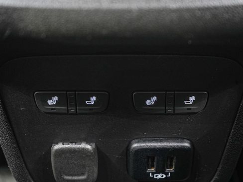 Used 2018 Chevrolet Equinox Premier image 21