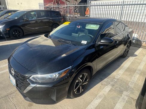 Used 2024 Nissan Sentra SV FWD image 2