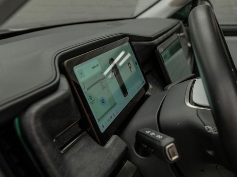 Used 2022 Rivian R1T Adventure image 19