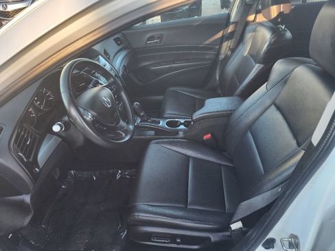 Used 2018 Acura ILX FWD image 9