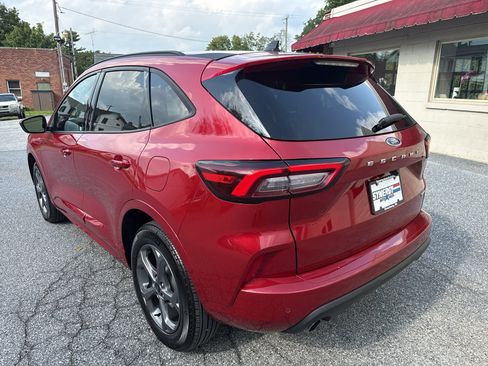 Used 2024 Ford Escape ST-Line Select w/ Tech Pack #1 AWD/4WD image 3