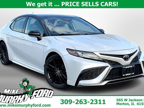 Used 2022 Toyota Camry XSE image 1