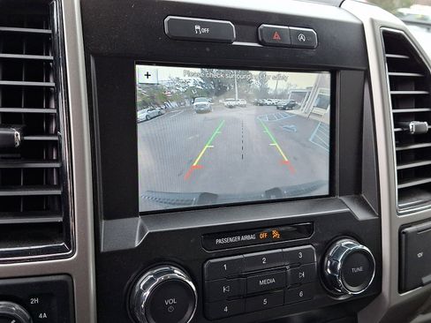 Used 2019 Ford F150 Lariat image 19