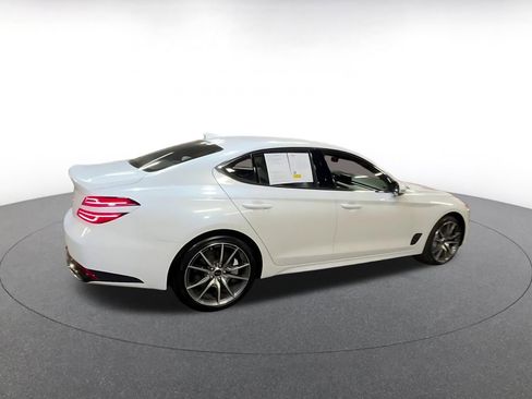 Used 2025 Genesis G70 2.5T image 14