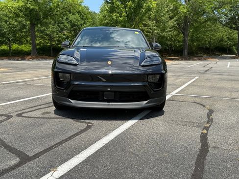 New 2025 Porsche Macan 4S Electric image 8