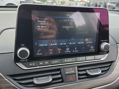 Used 2025 Nissan Altima 2.5 SV FWD image 23