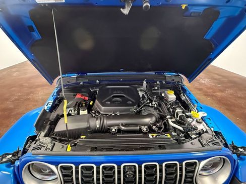 Used 2024 Jeep Wrangler Unlimited Sahara w/ Technology Group AWD/4WD image 19