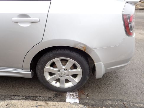 Used 2011 Nissan Sentra 2.0 SR w/ Convenience Pkg image 13