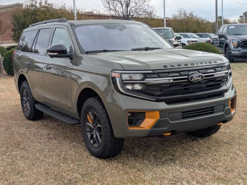 Certified 2025 Ford Expedition Tremor image 1