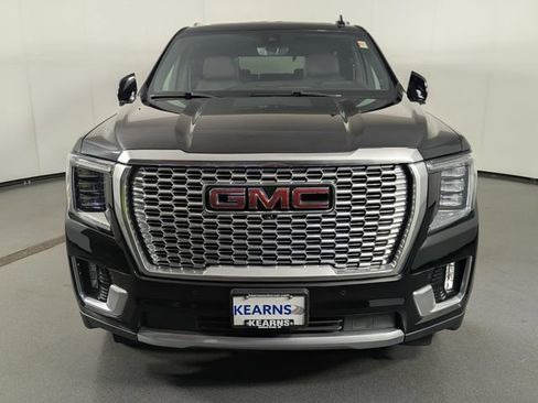 Used 2021 GMC Yukon Denali w/ Denali Ultimate Package AWD/4WD image 3