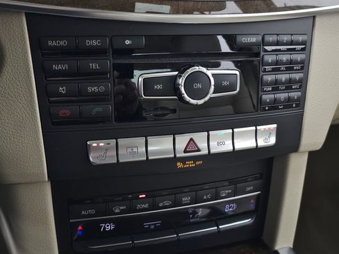 Used 2014 Mercedes-Benz E 350 Luxury image 23