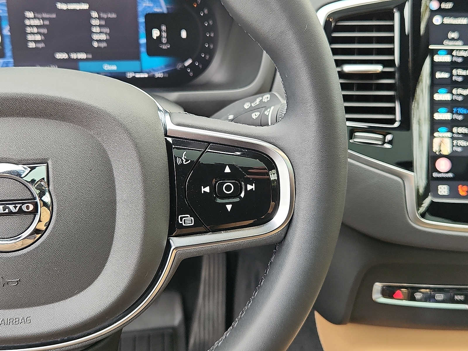 Certified 2024 Volvo XC90 B6 Ultimate AWD/4WD image 21