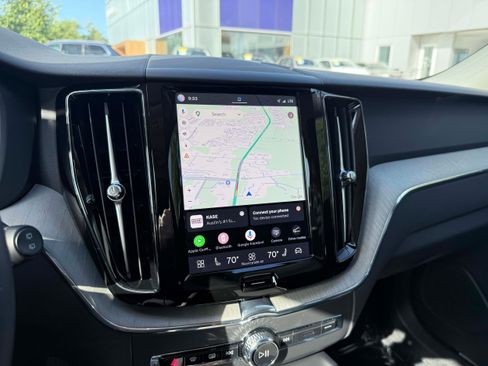 Certified 2025 Volvo XC60 B5 Plus AWD/4WD image 19
