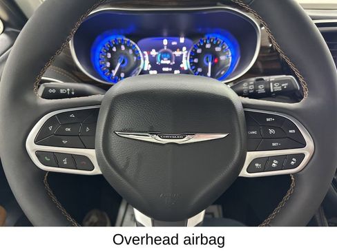 Used 2023 Chrysler Pacifica Pinnacle w/ Trailer Tow Group image 33