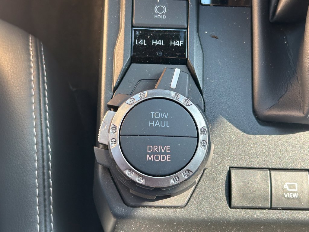 Certified 2025 Toyota 4Runner Limited AWD/4WD image 31
