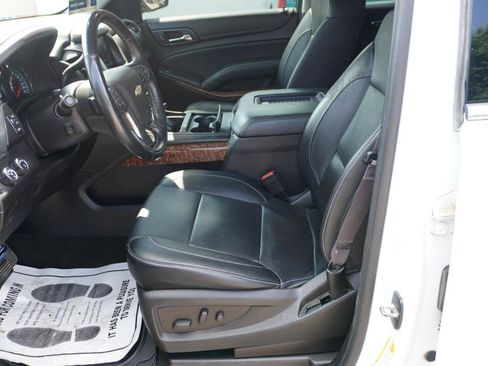 Used 2017 Chevrolet Suburban Premier AWD/4WD image 19