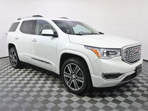 Used 2019 GMC Acadia Denali w/ Technology Package AWD/4WD image 8