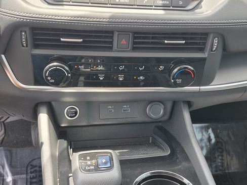 Certified 2022 Nissan Rogue S FWD image 28