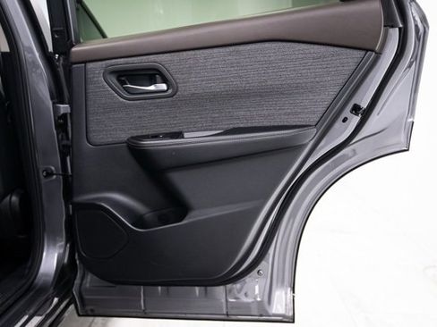 Used 2023 Nissan Rogue SV image 26