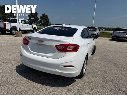 Used 2017 Chevrolet Cruze LT w/ Convenience Package FWD image 13