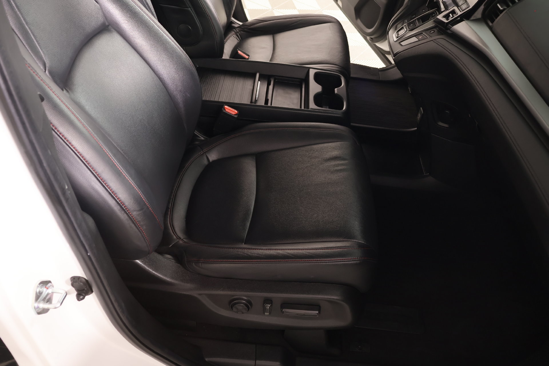 Used 2024 Honda Odyssey Sport image 13