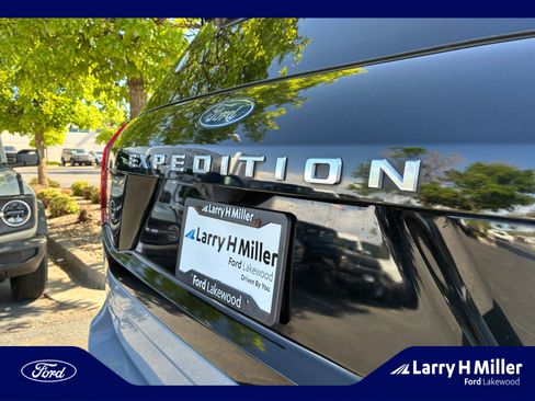 Used 2025 Ford Expedition Active AWD/4WD image 24