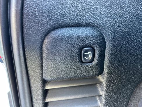 Used 2018 Jeep Grand Cherokee Limited RWD image 11