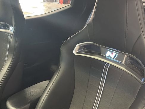 Used 2022 Hyundai Veloster N image 9