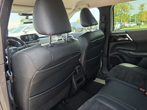 Used 2022 Mitsubishi Outlander SE AWD/4WD image 12