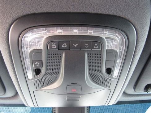 Used 2025 Mercedes-Benz Sprinter 2500 image 27