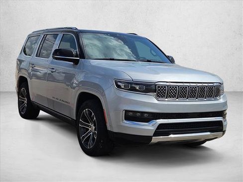 Used 2023 Jeep Grand Wagoneer 4WD image 3