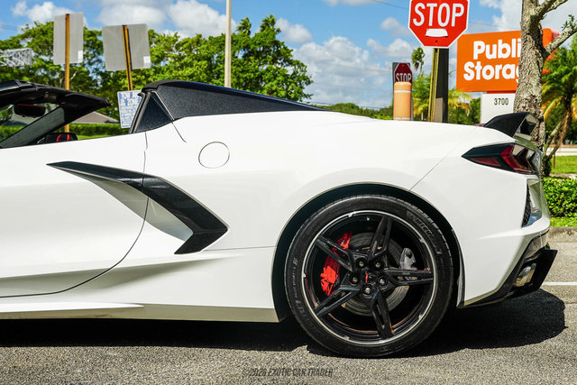 Used 2021 Chevrolet Corvette Stingray Premium Conv w/ Z51 Performance Package RWD image 4