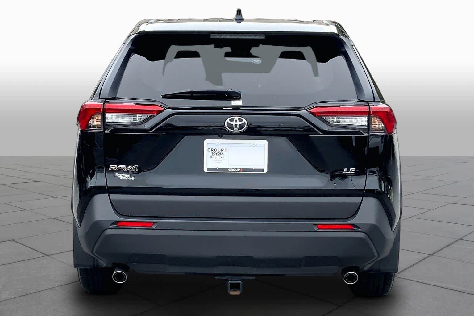Used 2025 Toyota RAV4 LE FWD image 5