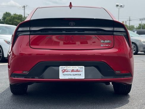 New 2025 Toyota Prius Plug-In Hybrid image 4