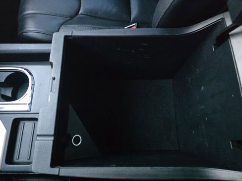 Used 2017 Toyota Tundra Limited image 23