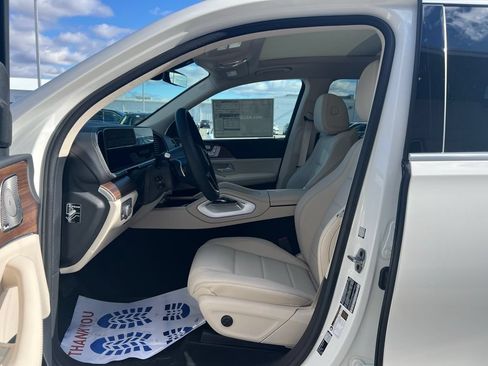 Certified 2026 Mercedes-Benz GLS 450 4MATIC image 10