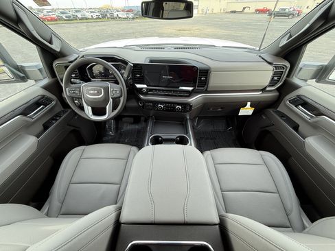 New 2026 GMC Sierra 3500 SLT w/ SLT Premium Package image 21