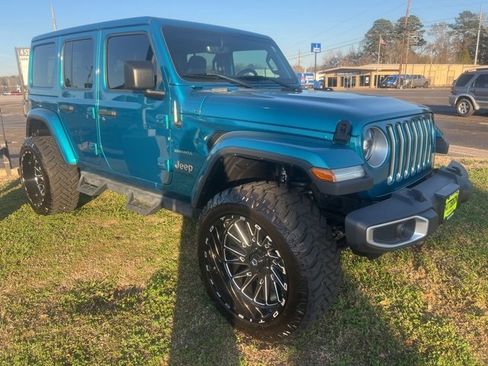 Used 2020 Jeep Wrangler Unlimited Sahara image 8