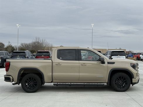 Used 2022 GMC Sierra 1500 Elevation image 3