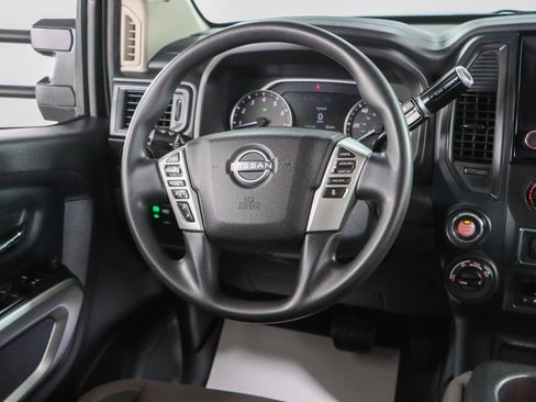 Used 2023 Nissan Titan SV image 13