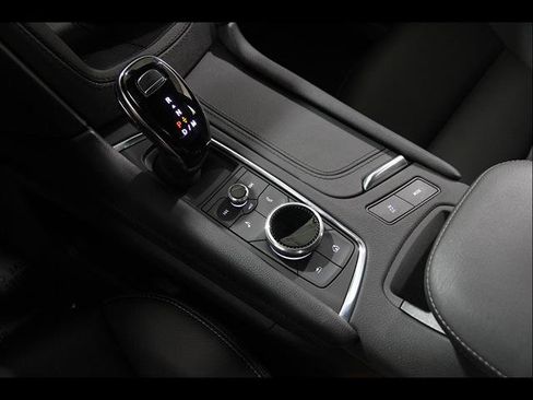 Certified 2025 Cadillac XT5 Luxury w/ LPO, Floor Liner Package AWD/4WD image 15