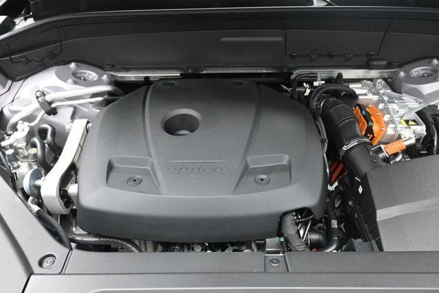 Certified 2026 Volvo XC90 T8 Core w/ Protection Package Premier AWD/4WD image 33