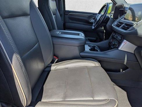 Used 2024 Chevrolet Suburban Premier AWD/4WD image 28
