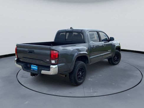 Used 2019 Toyota Tacoma SR5 RWD image 8