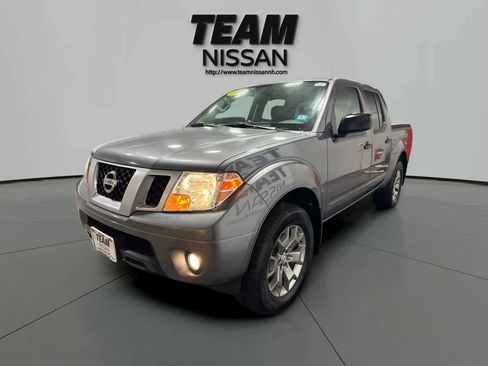 Used 2020 Nissan Frontier SV image 3