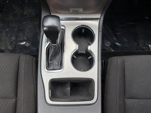 Used 2021 Jeep Grand Cherokee Laredo image 19