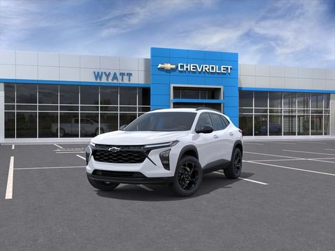 New 2026 Chevrolet Trax LT w/ Driver Confidence Package FWD image 9