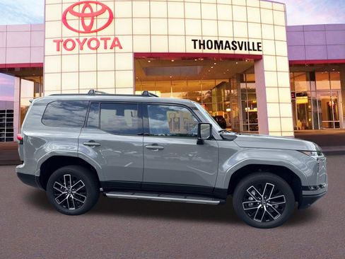 Used 2025 Lexus GX 550 w/ Accessory Package (2T) AWD/4WD image 6